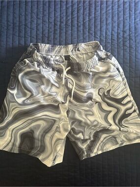 Romwe Men's Swirl Print Shorts - Gray